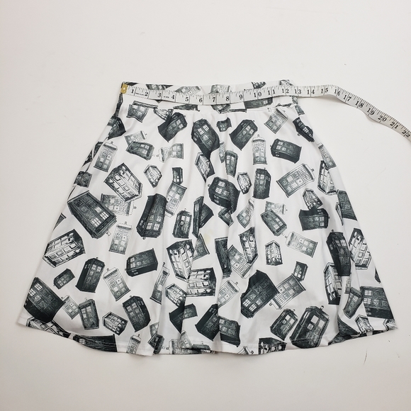 Doctor Who TARDIS Skirt - Picture 6 of 7